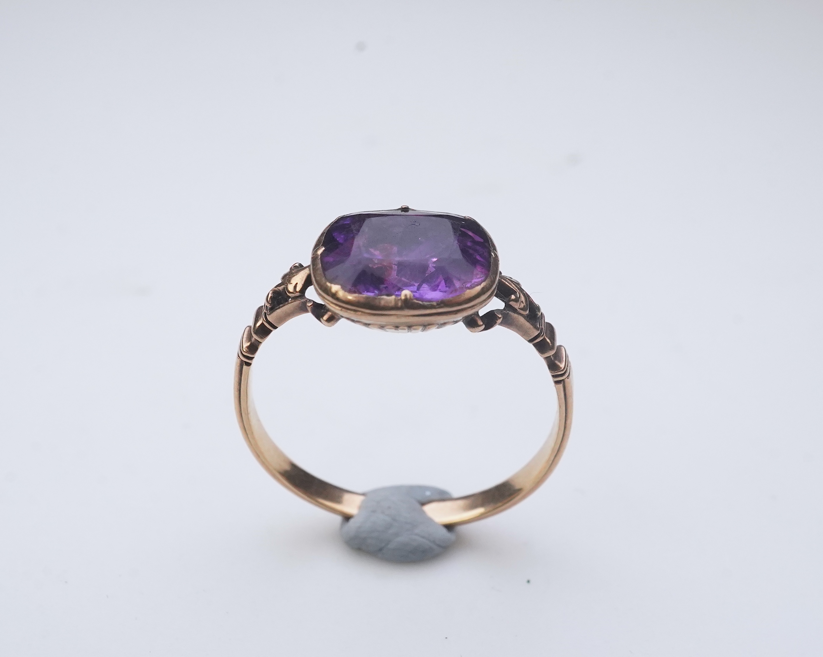 A George III amethyst ring, late 18th/early 19th century